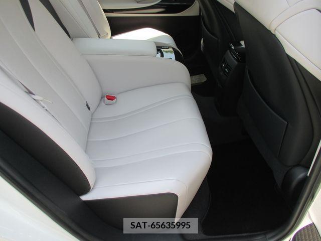 Toyota Mirai 2018-01 376759-11