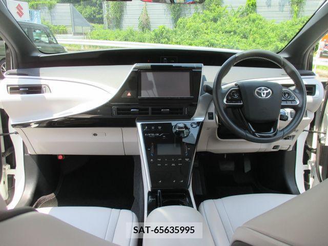 Toyota Mirai 2018-01 376759-16