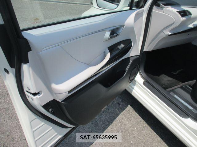 Toyota Mirai 2018-01 376759-14