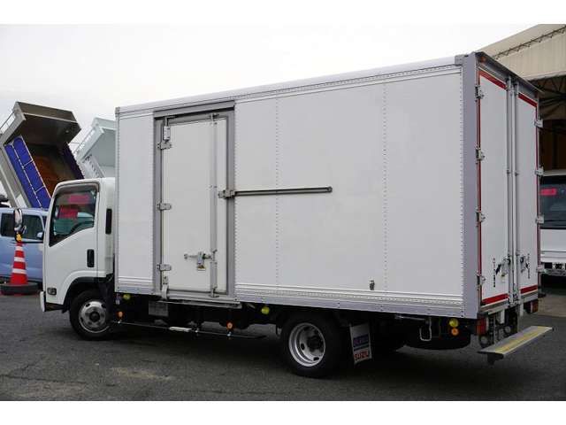 Isuzu ELF TRUCK 2018-01 195975-6