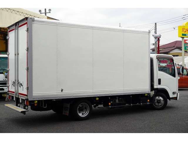 Isuzu ELF TRUCK 2018-01 195975-7