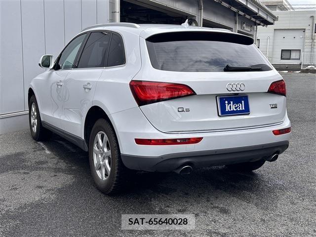 Audi Q5 2016-08 317809-9