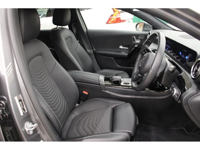 Mercedes Benz A-CLASS 2018-12 9703-17