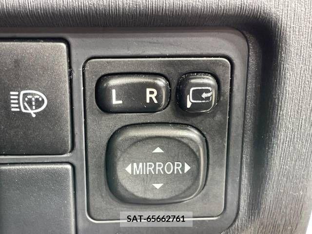 Toyota PRIUS 2013-06 322122-5