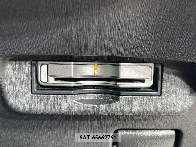 Toyota PRIUS 2013-06 322122-4