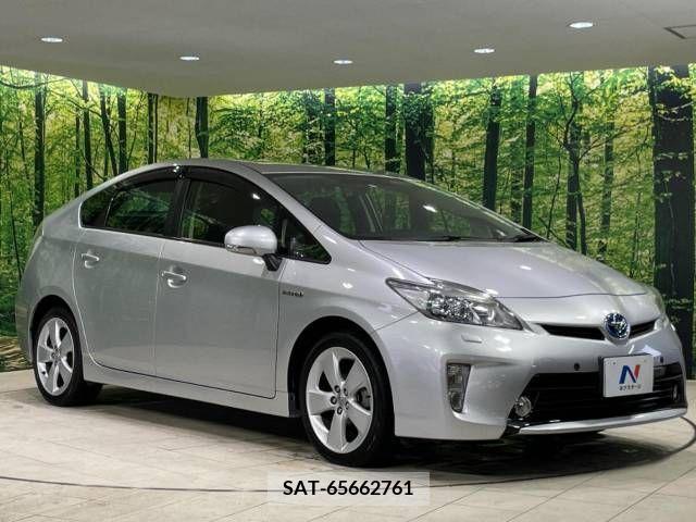 Toyota PRIUS 2013-06 322122-16