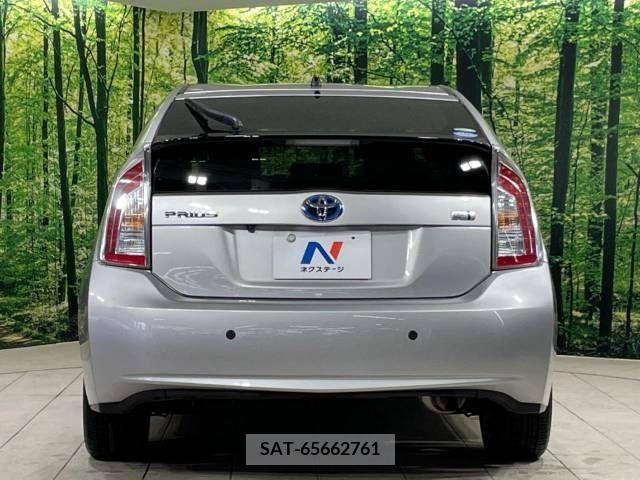 Toyota PRIUS 2013-06 322122-15