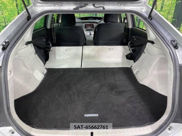 Toyota PRIUS 2013-06 322122-10