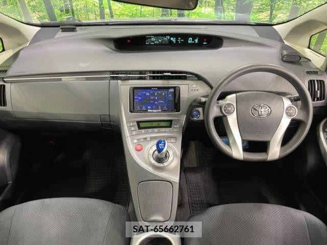 Toyota PRIUS 2013-06 322122-1