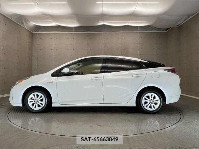 Toyota PRIUS 2017-02 224317-8