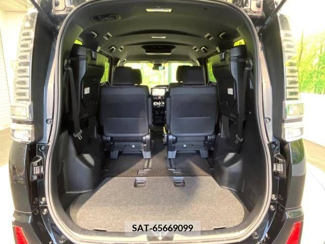 Toyota VOXY 2017-11 288857-11