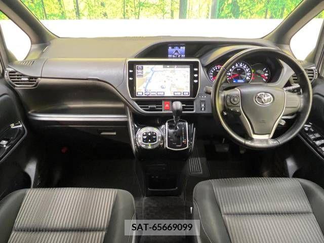 Toyota VOXY 2017-11 288857-1