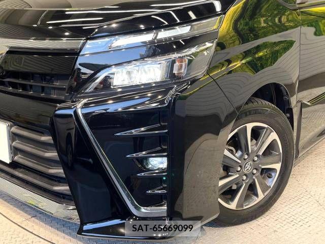 Toyota VOXY 2017-11 288857-13