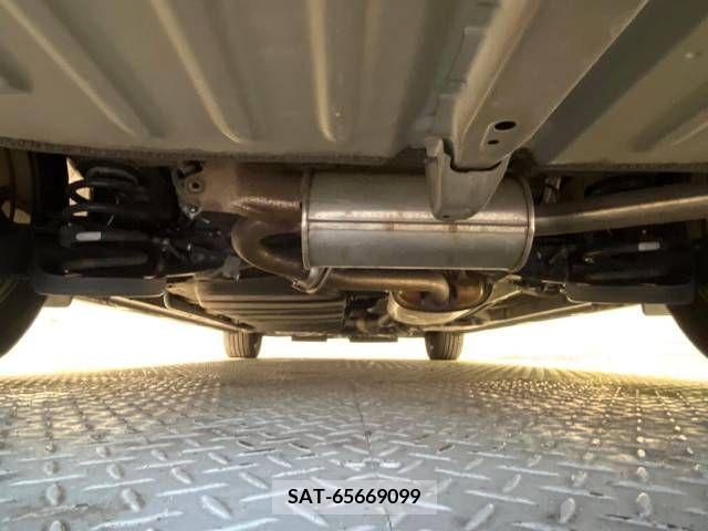 Toyota VOXY 2017-11 288857-19