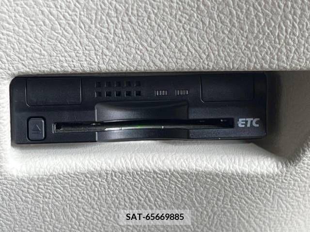 Toyota SIENTA 2016-01 343652-6
