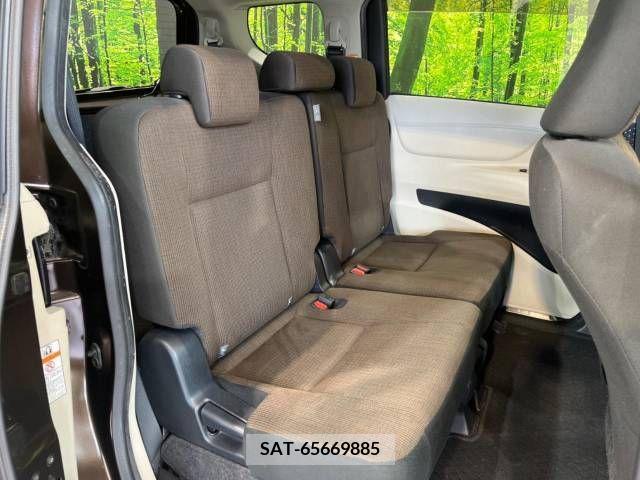 Toyota SIENTA 2016-01 343652-11