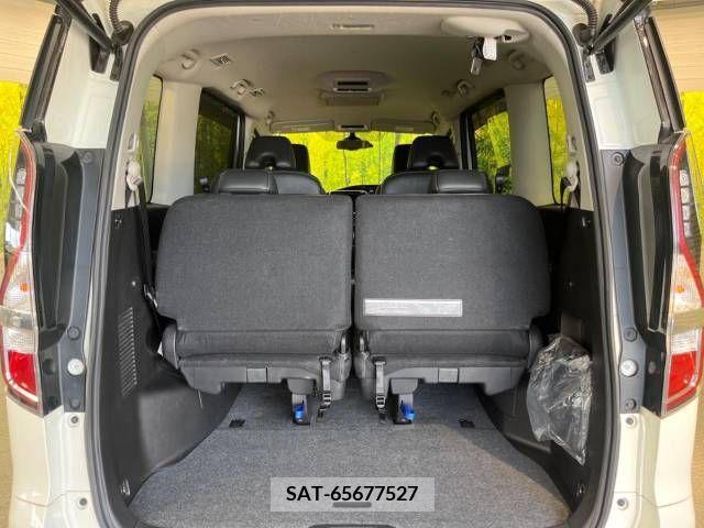Nissan SERENA 2019-11 367779-11
