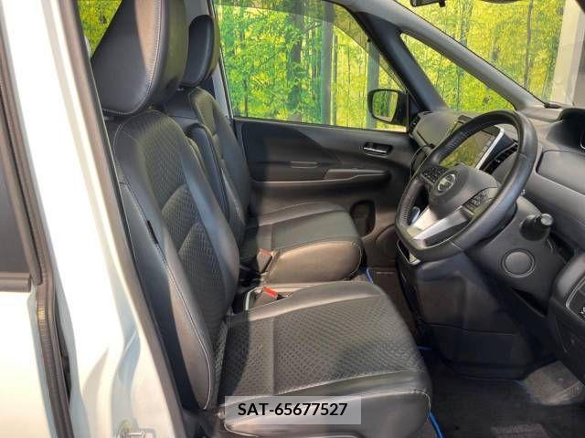 Nissan SERENA 2019-11 367779-8
