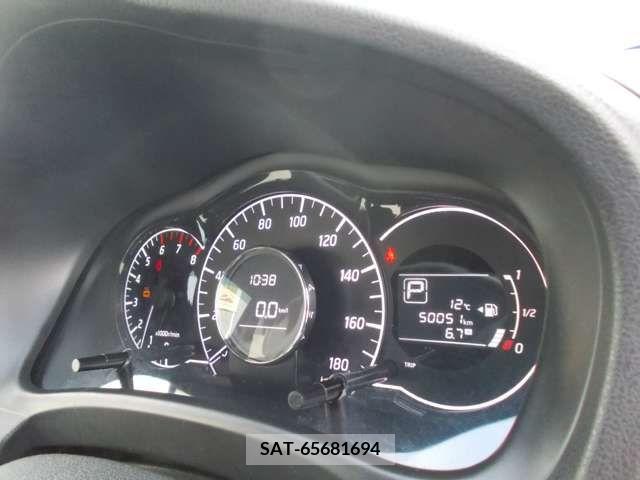 Nissan NOTE 2015-03 206937-8