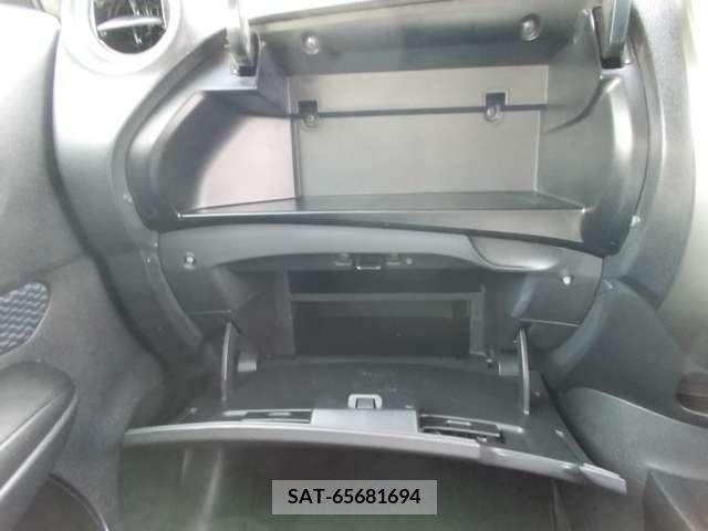 Nissan NOTE 2015-03 206937-6