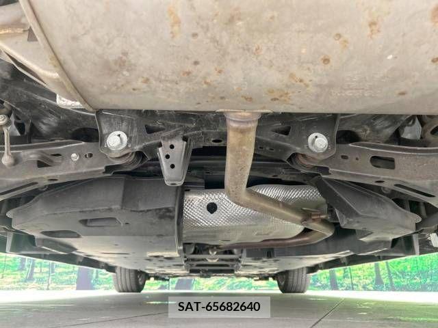 Toyota C-HR 2017-06 335123-19
