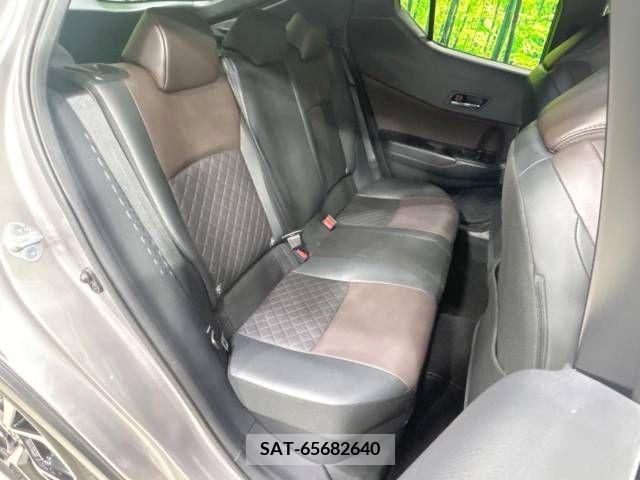 Toyota C-HR 2017-06 335123-9