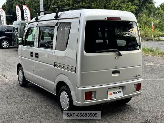 Suzuki EVERY 2006-10 352292-7