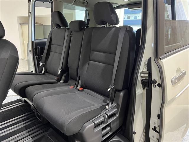 Nissan SERENA 2016-10 184457-23