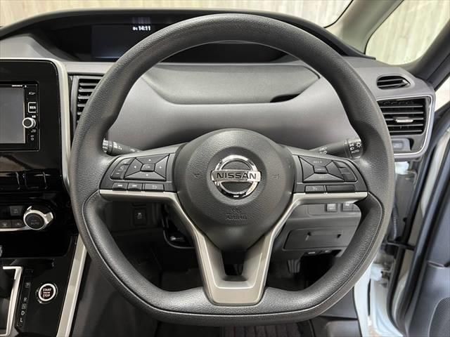 Nissan SERENA 2016-10 184457-26
