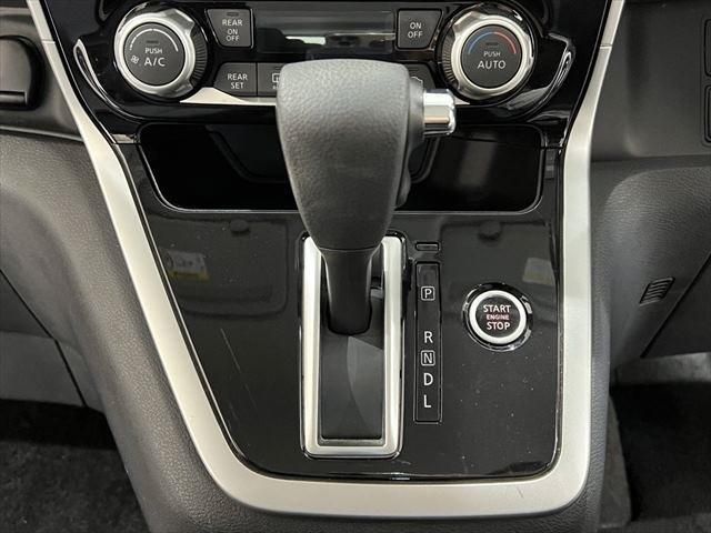 Nissan SERENA 2016-10 184457-27
