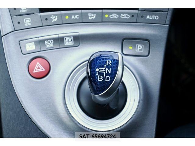 Toyota PRIUS 2015-03 328531-21