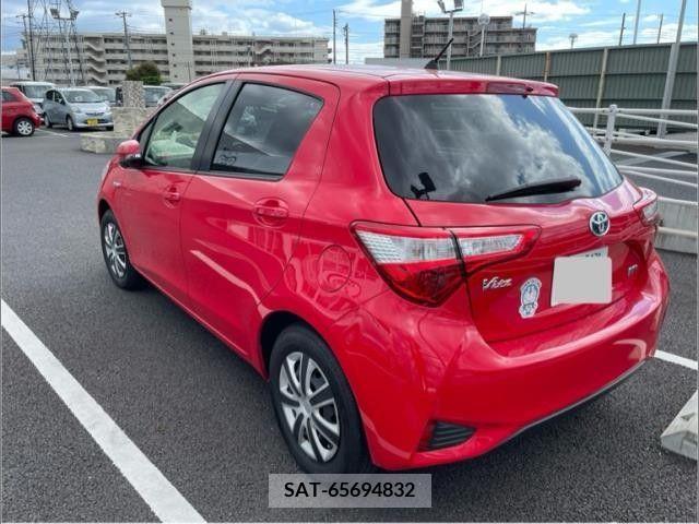 Toyota VITZ HYBRID 2017-03 288647-2