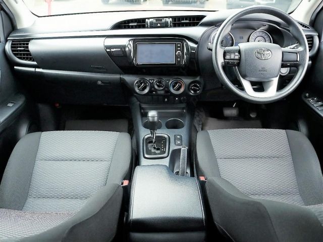 Toyota HILUX 2017-01 29282-1