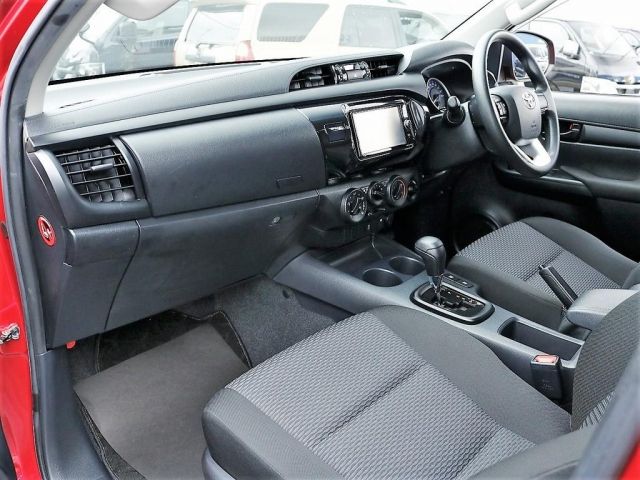 Toyota HILUX 2017-01 29282-4