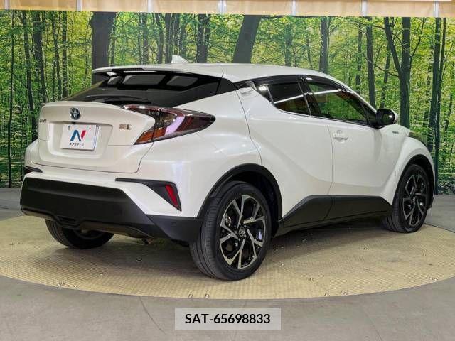 Toyota C-HR 2017-04 214864-18