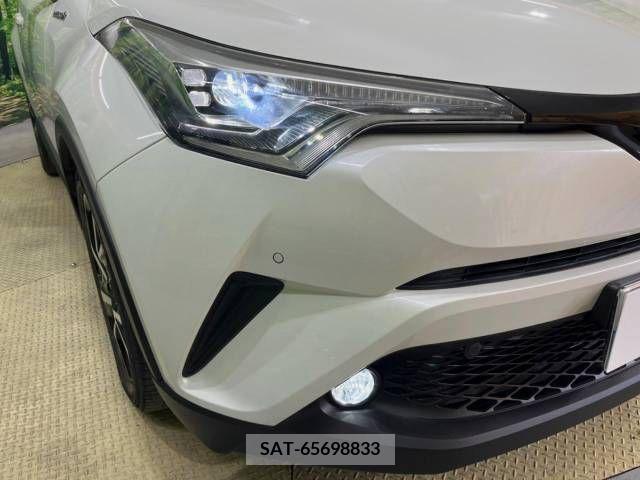 Toyota C-HR 2017-04 214864-13