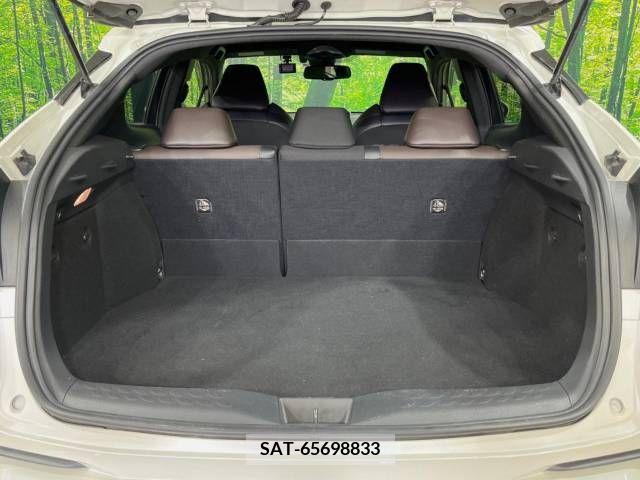 Toyota C-HR 2017-04 214864-11