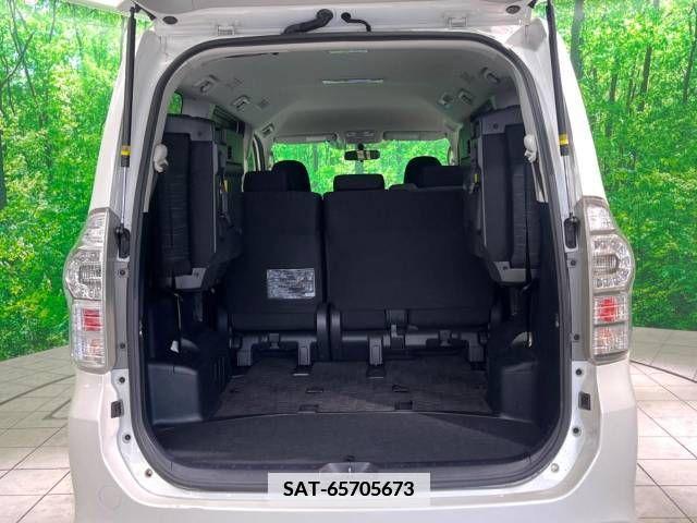 Toyota VOXY 2011-10 340858-11