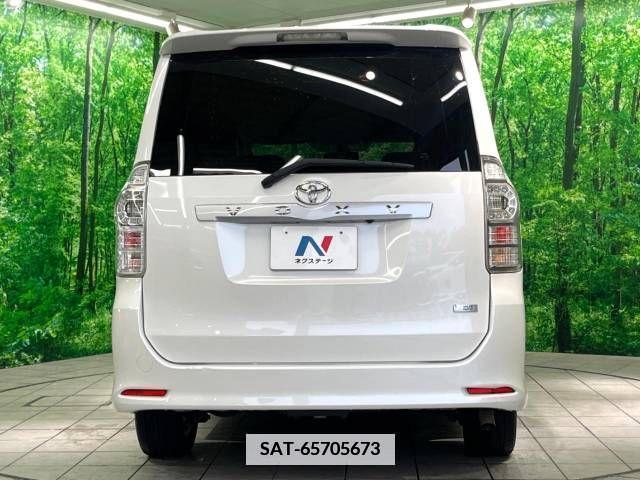 Toyota VOXY 2011-10 340858-16