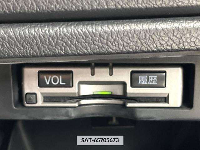 Toyota VOXY 2011-10 340858-6
