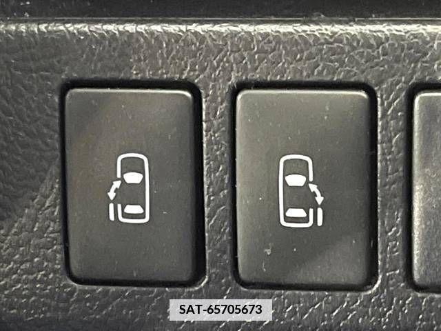 Toyota VOXY 2011-10 340858-4