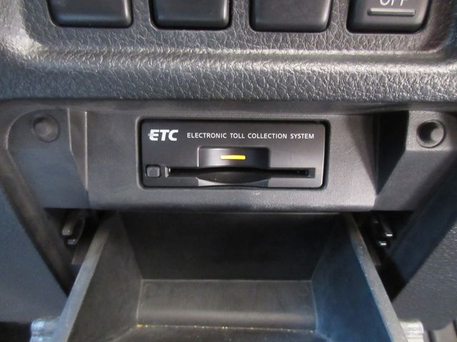 Nissan ELGRAND 2010-08 15620-25