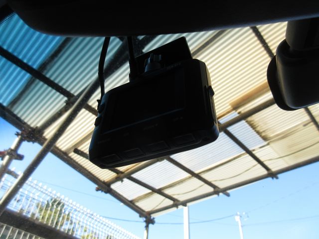 Nissan ELGRAND 2010-08 15620-26