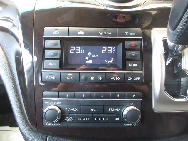 Nissan ELGRAND 2010-08 15620-21