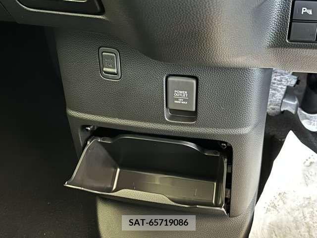 Honda N BOX CUSTOM 2023-01 307429-16
