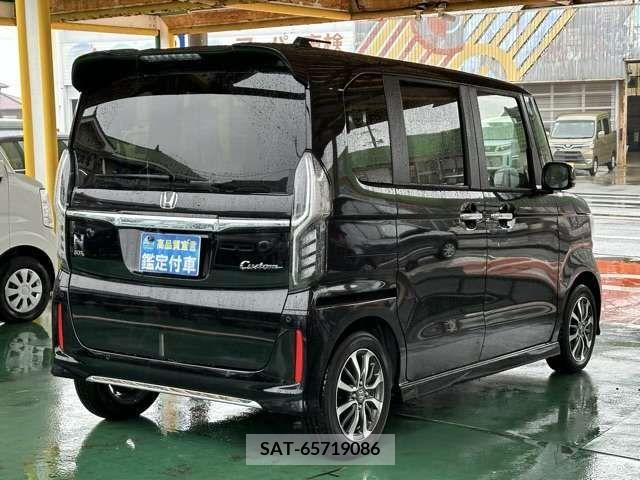 Honda N BOX CUSTOM 2023-01 307429-2