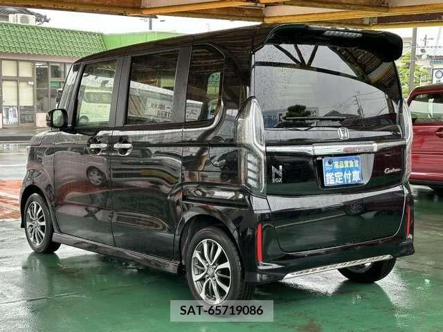 Honda N BOX CUSTOM 2023-01 307429-1