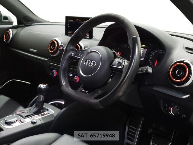 Audi RS3 SPORTBACK 2015-12 439480-18