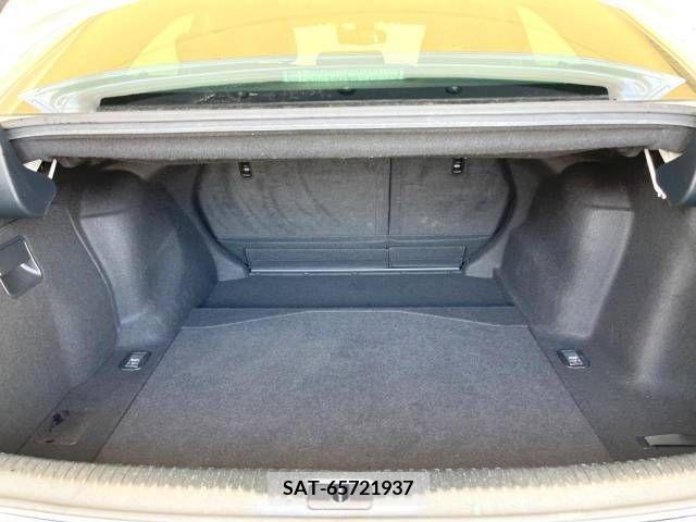 Lexus IS 2016-04 354188-11
