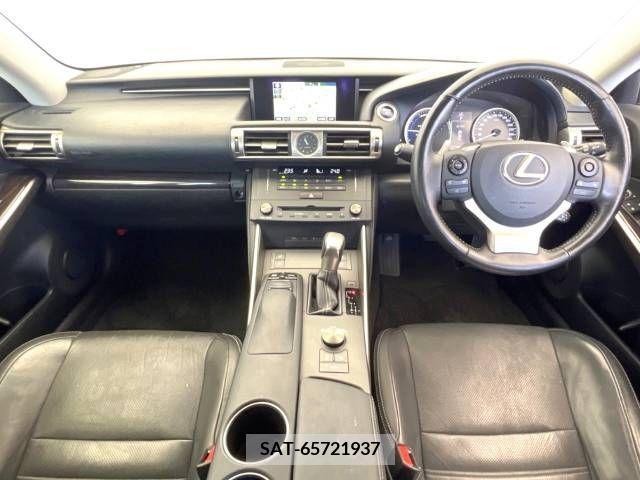 Lexus IS 2016-04 354188-1